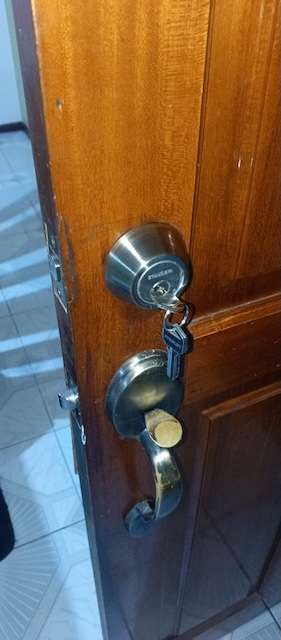 Cerrajero en Benalúa Alicante urgente 24 horas apertura de puertas y reparación de cerraduras